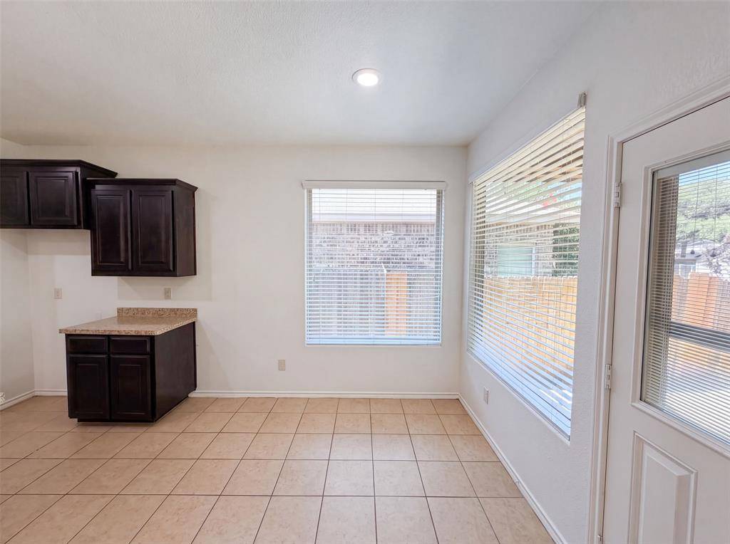 1108 Edgewater Drive, Azle, TX 76020