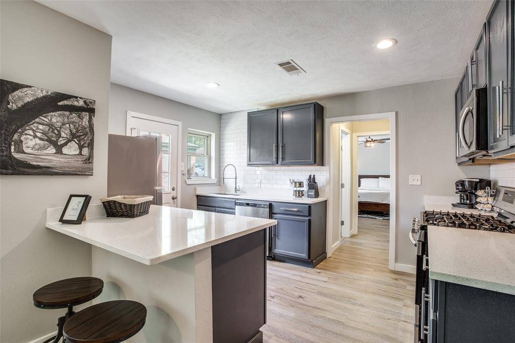 408 N Oak Cliff Boulevard #408 & 410, Dallas, TX 75208