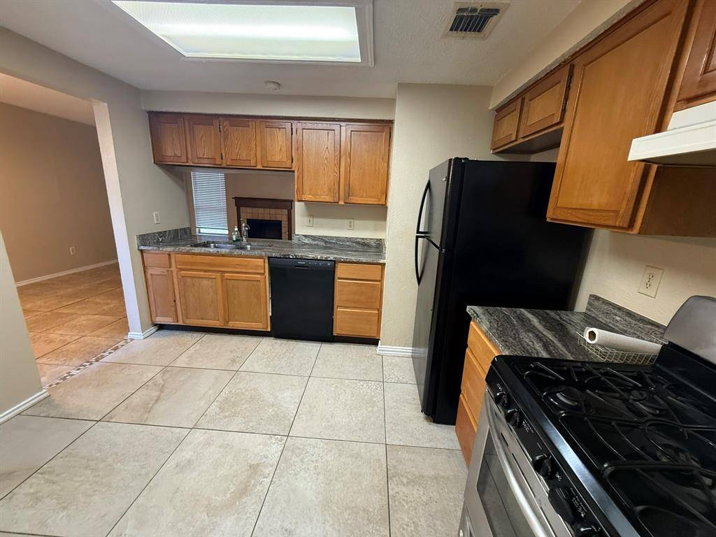 4922 Rolling Vista, Mesquite, TX 75150