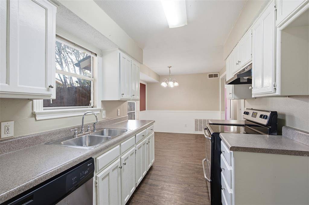 3703 French Wood Drive, Arlington, TX 76016