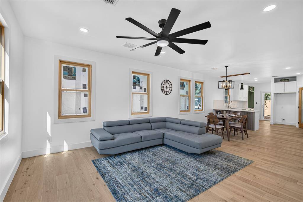 1007 Winston Street, Dallas, TX 75208