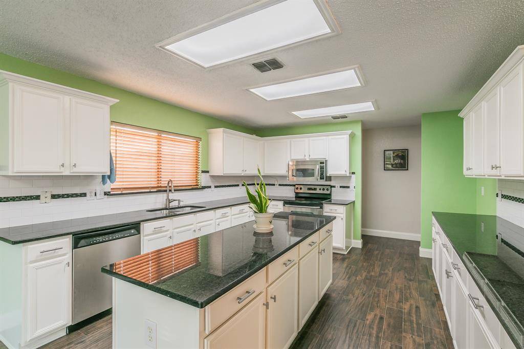 201 Tabor Drive, Arlington, TX 76002