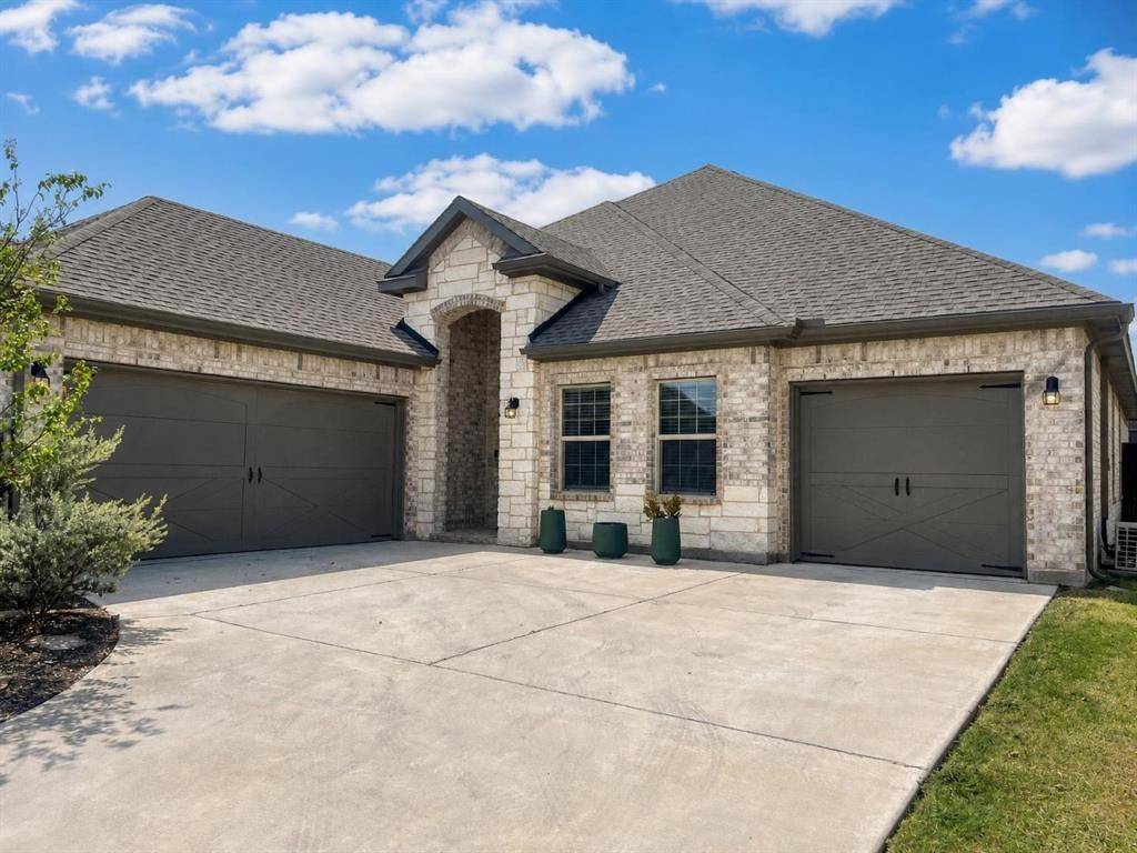 1017 Greencove Drive, Midlothian, TX 76065