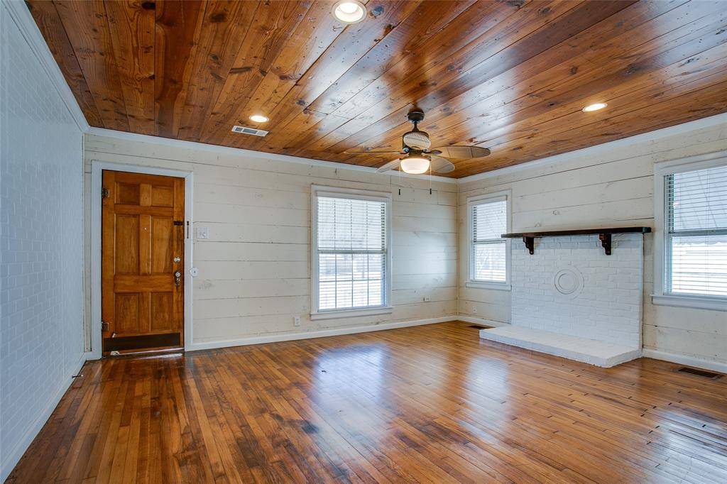 318 S Walker Street, Mesquite, TX 75149