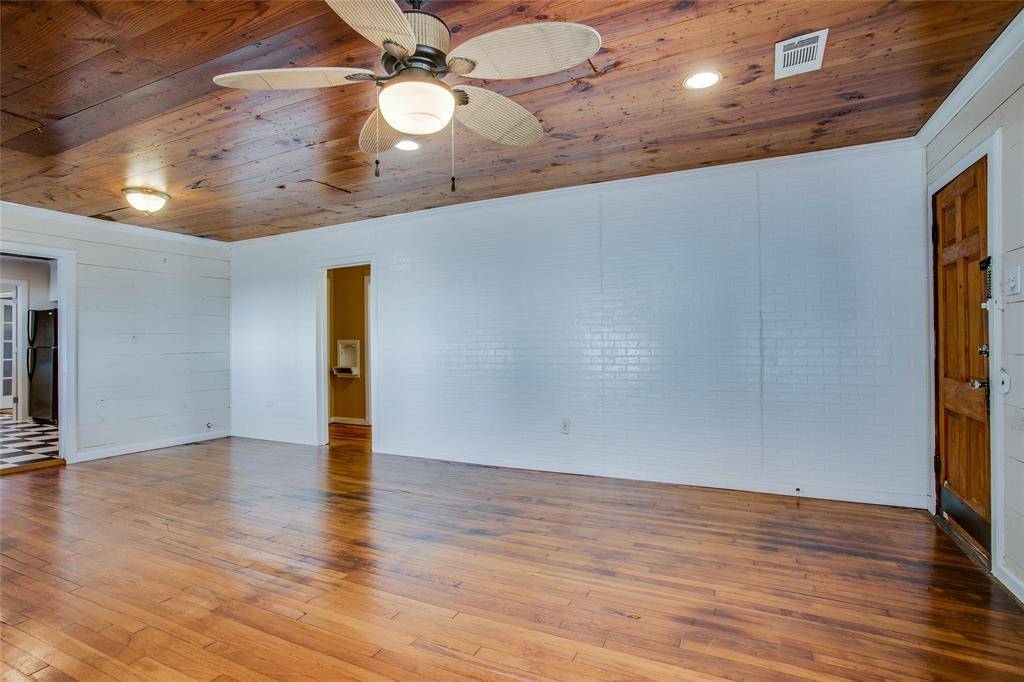 318 S Walker Street, Mesquite, TX 75149