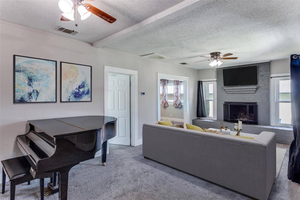 826 Mirike Drive, White Settlement, TX 76108