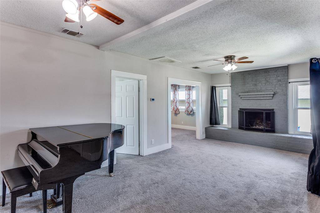 826 Mirike Drive, White Settlement, TX 76108
