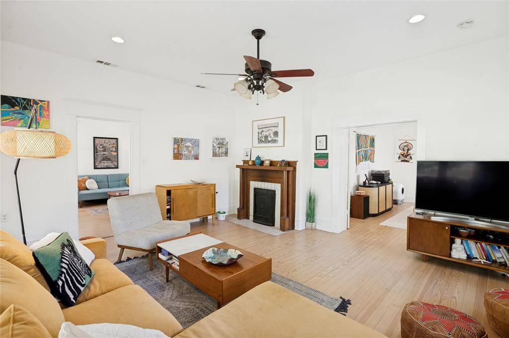 5616 Junius Street, Dallas, TX 75214