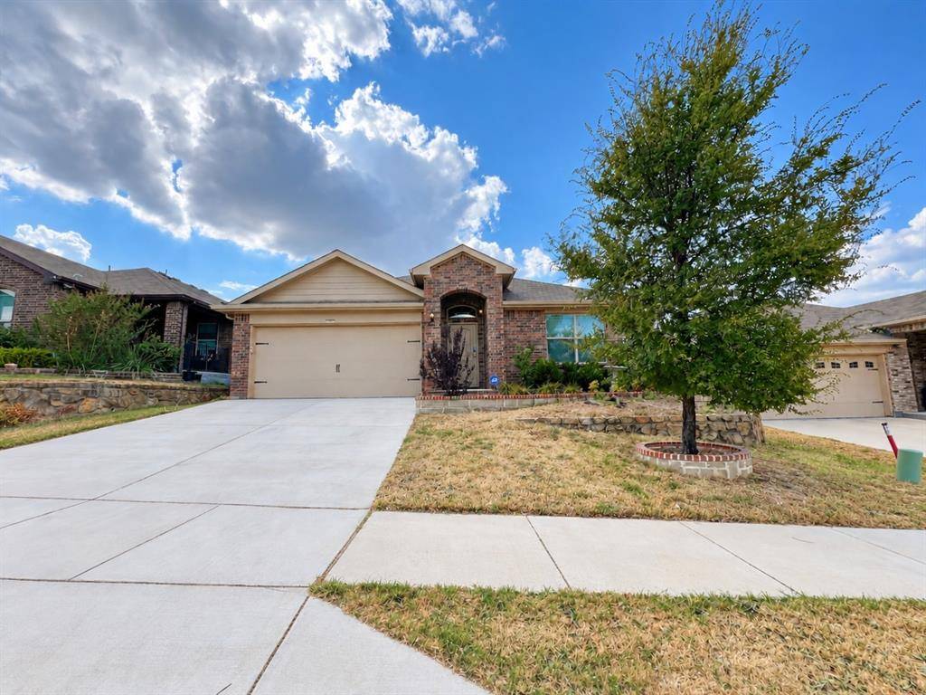 712 Ben Lake Trail, Fort Worth, TX 76120