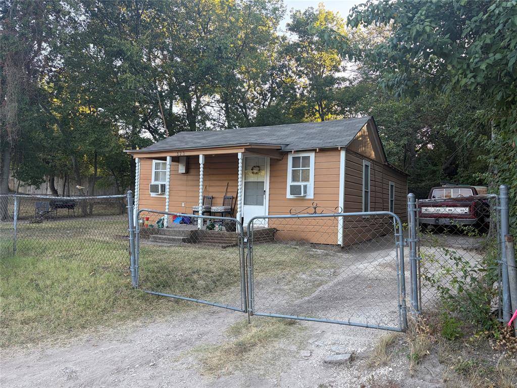 523 N 3rd Street, Midlothian, TX 76065