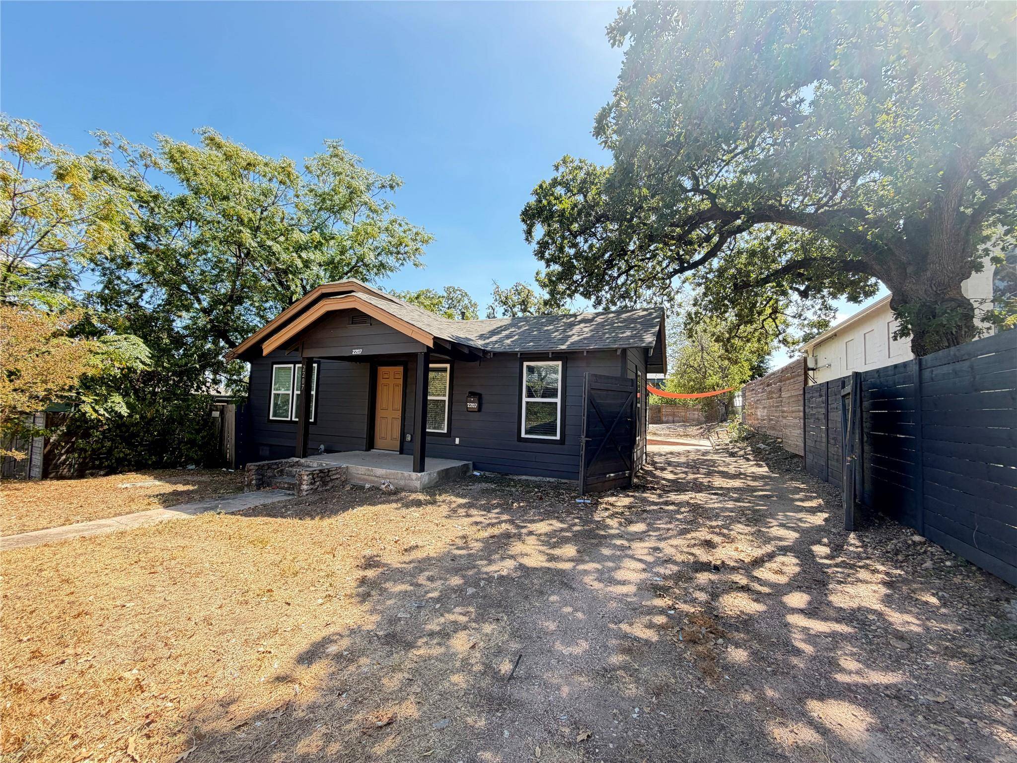 2207 E 12th ST, Austin, TX 78702