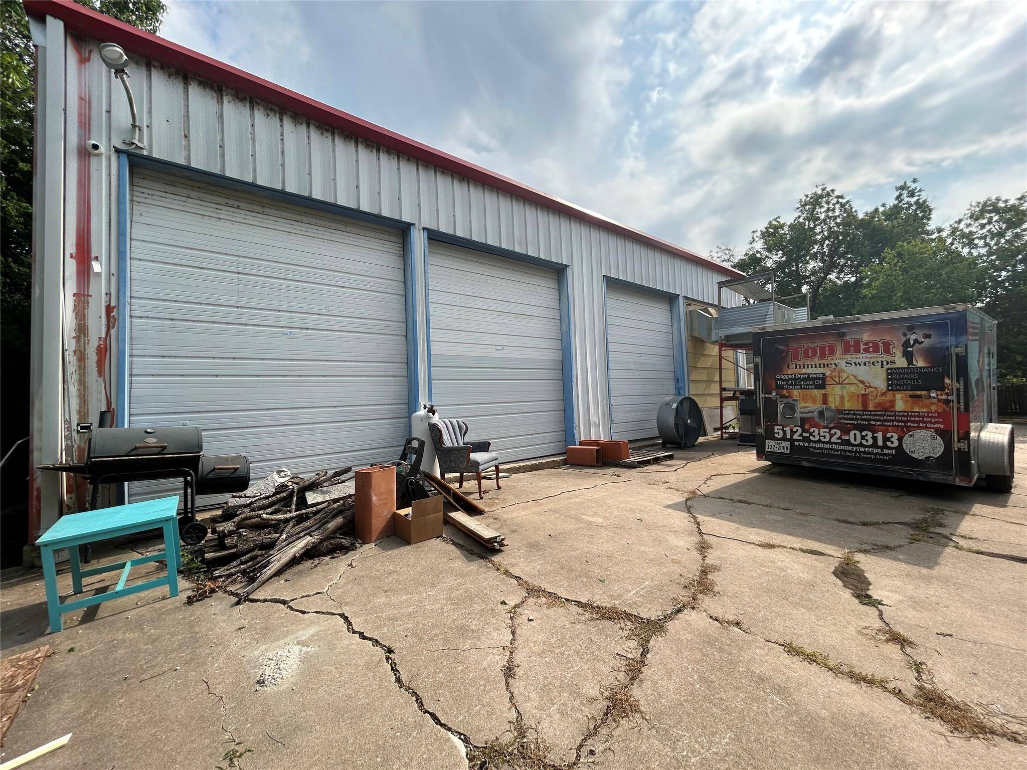 109 E 11TH ST, Taylor, TX 76574