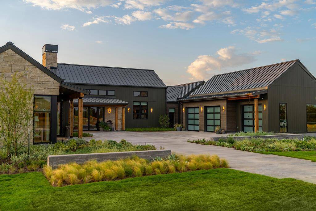518 Interlaken ST, Fredericksburg, TX 78624