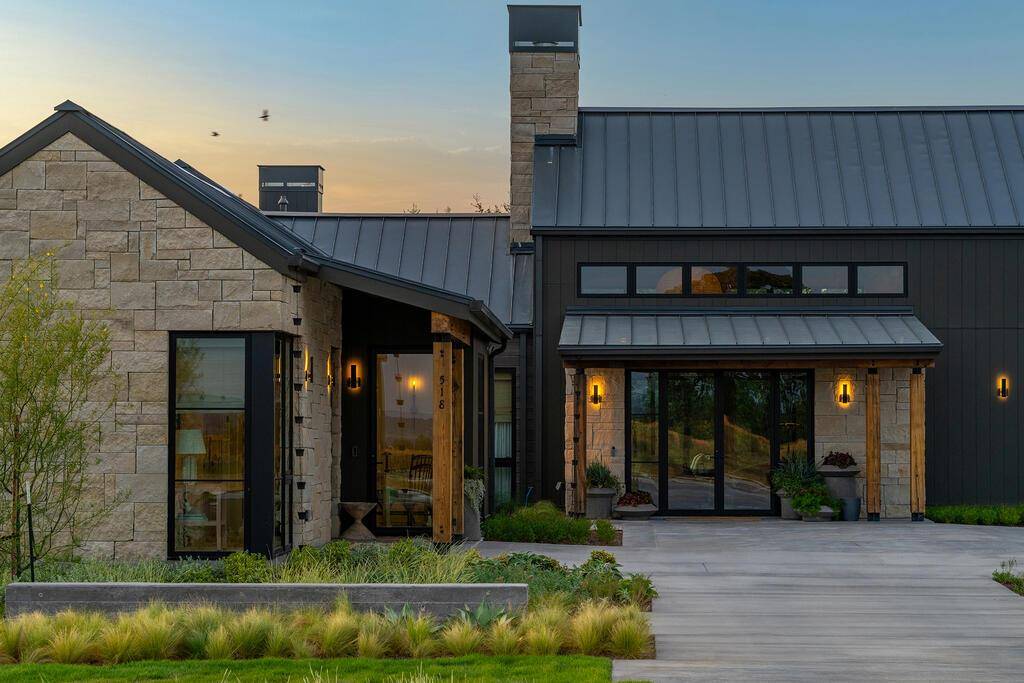 518 Interlaken ST, Fredericksburg, TX 78624