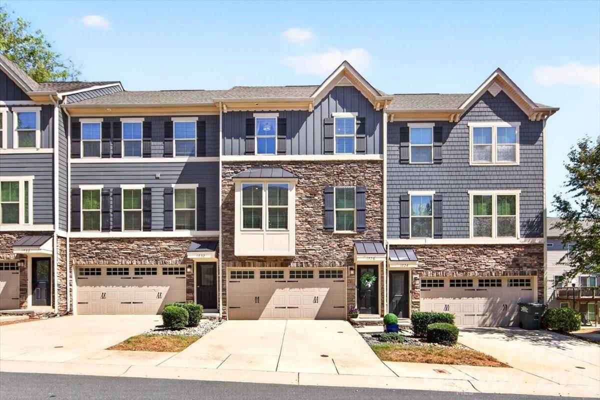 1728 Town Oak LN, Charlotte, NC 28205