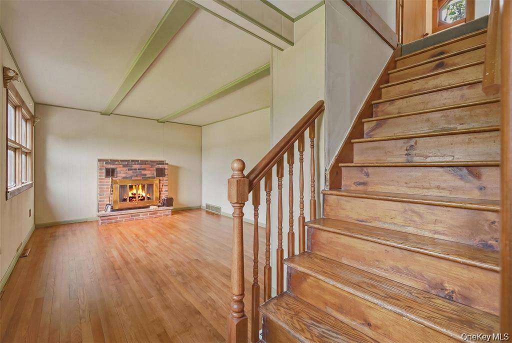 2 Enderkill DR, Staatsburg, NY 12580