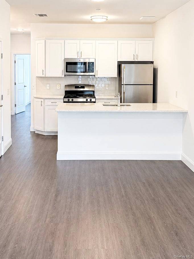 1046 New York AVE #6, Huntington Station, NY 11746