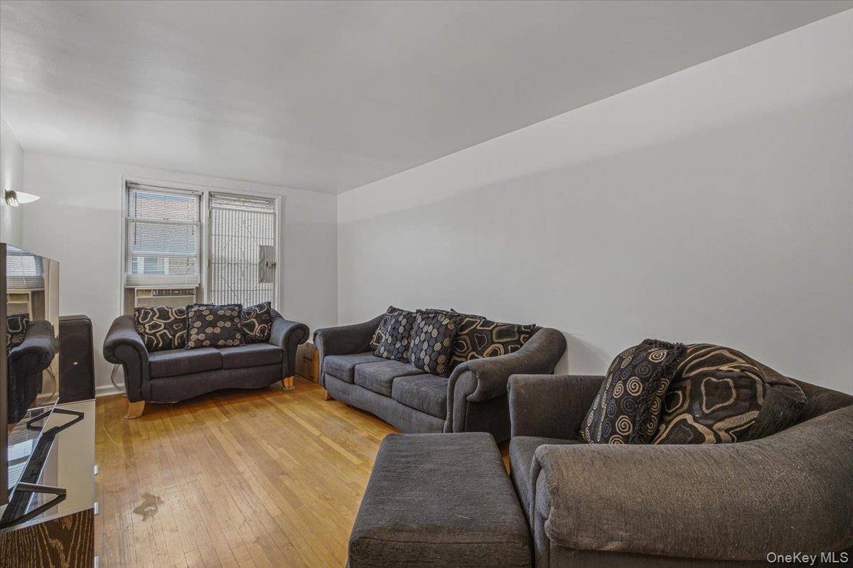 2107 Wallace Ave Wallace #6A, Bronx, NY 10462