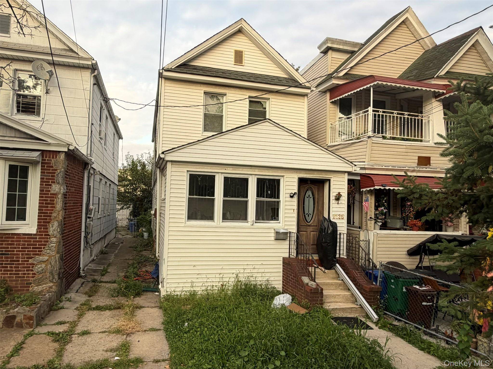 91-35 109th ST, Richmond Hill, NY 11418