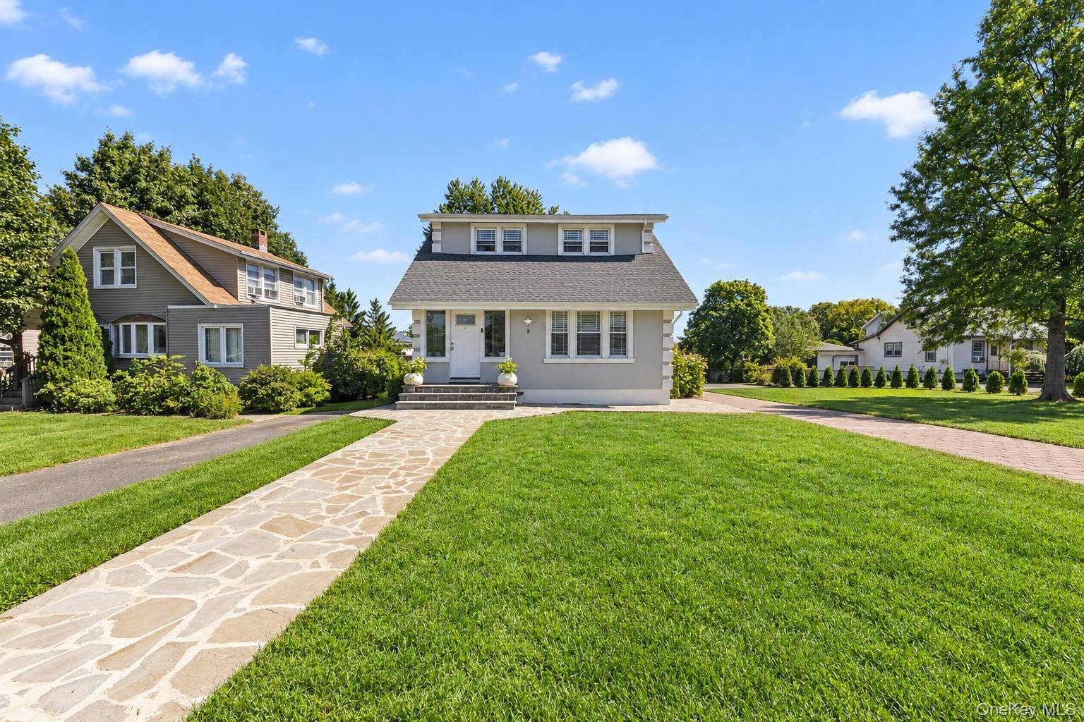 8 Highview AVE, Nanuet, NY 10954