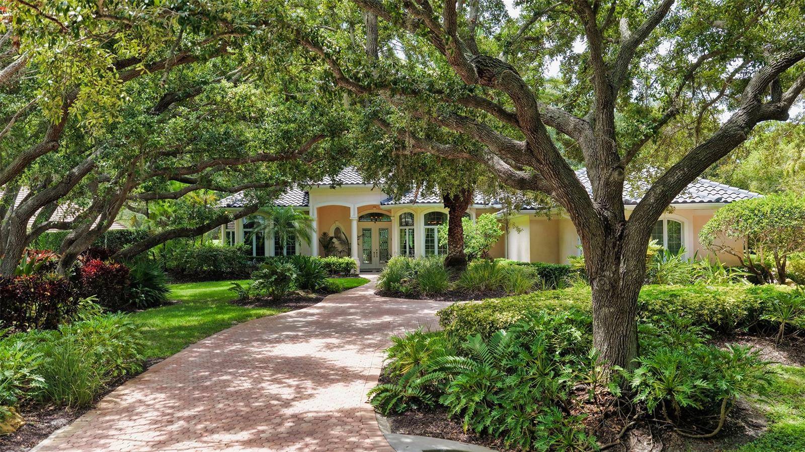 402 MACEWEN DR, Osprey, FL 34229