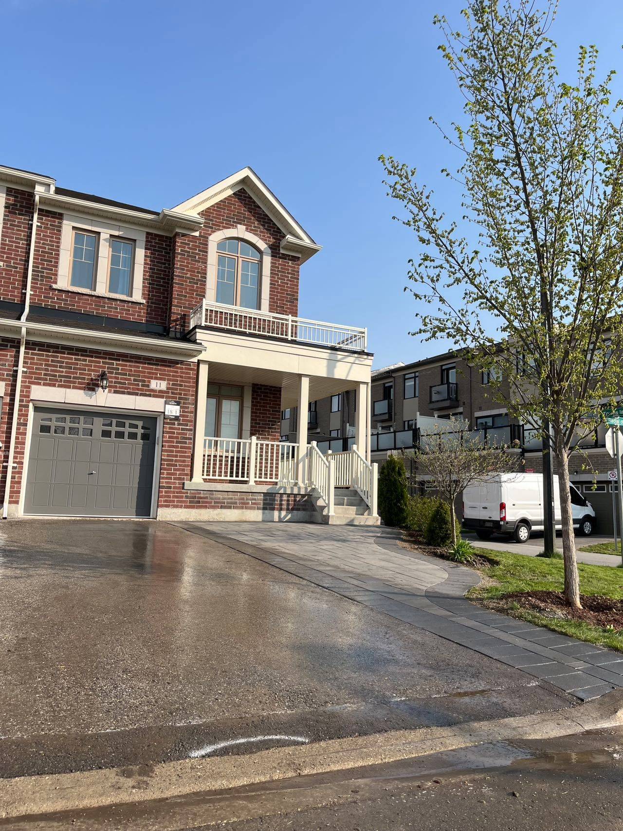 11 Radial DR, Aurora, ON L4G 0Z8
