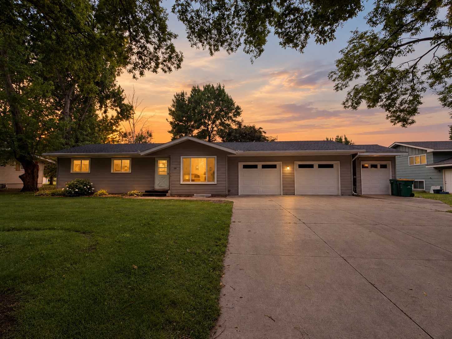 608 S Donnelly AVE, Litchfield, MN 55355