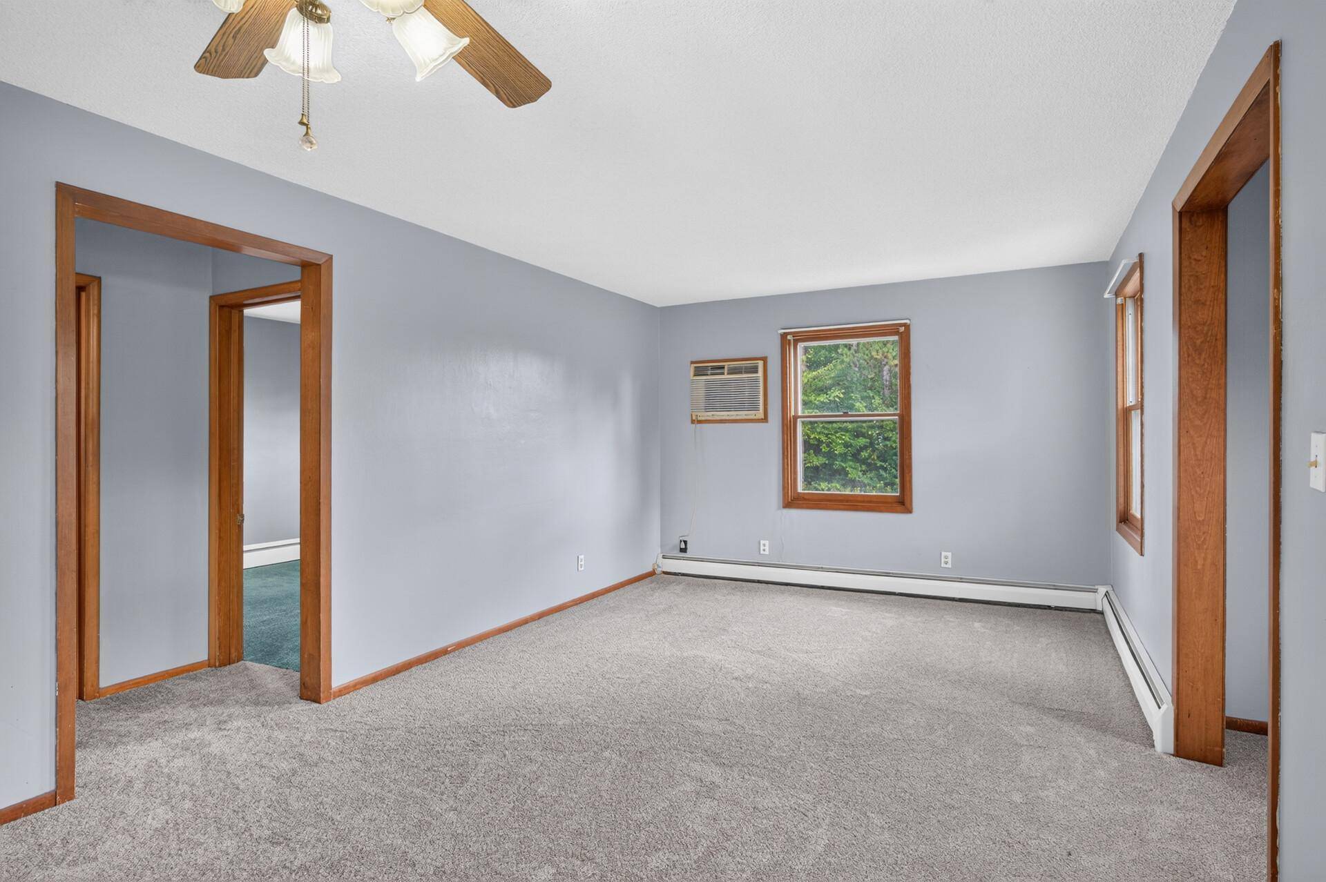 4407 Crosstown BLVD NE, Ham Lake, MN 55304