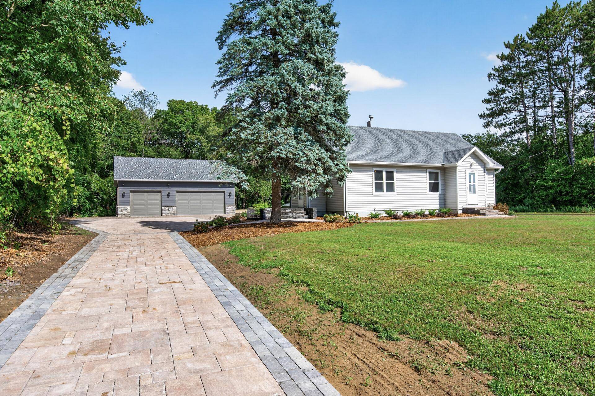 4407 Crosstown BLVD NE, Ham Lake, MN 55304