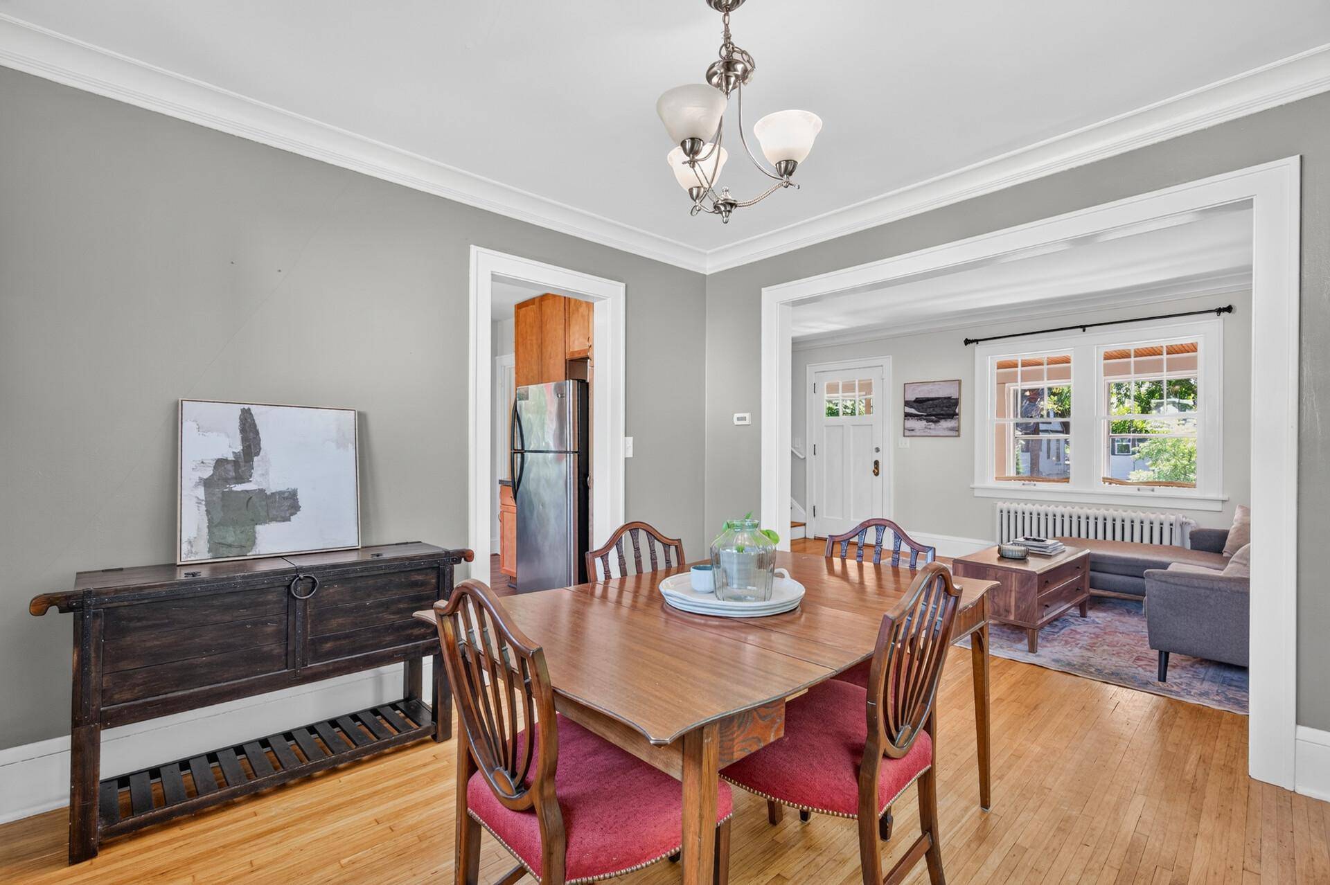 1439 Stanford AVE, Saint Paul, MN 55105