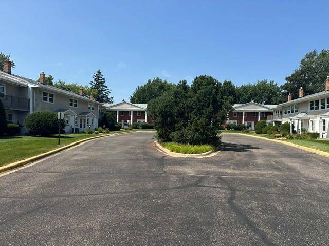 1366 Colonial DR #1366, Roseville, MN 55113