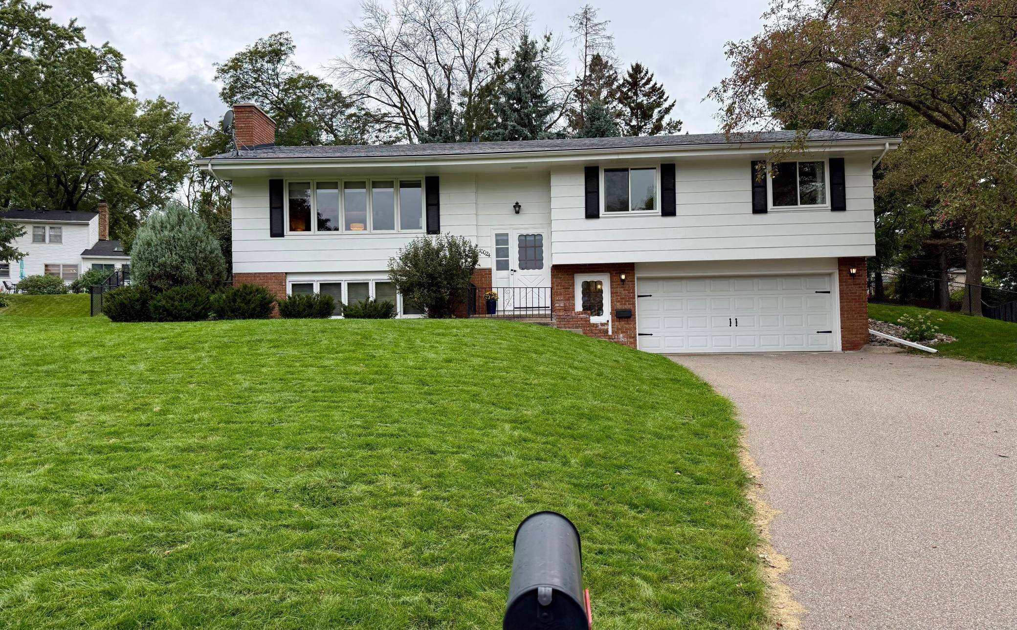 10024 Johnson CIR, Bloomington, MN 55437