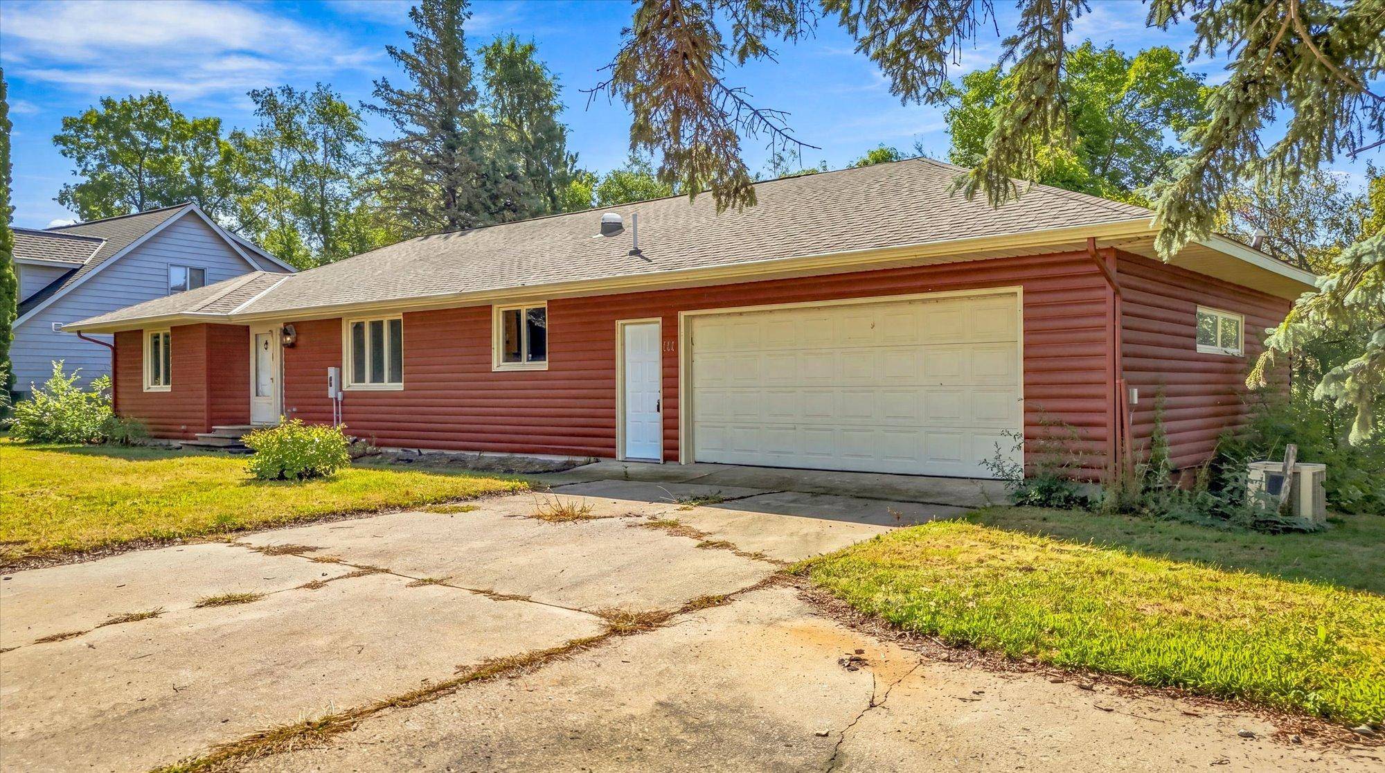 34 5th ST NW, Melrose, MN 56352