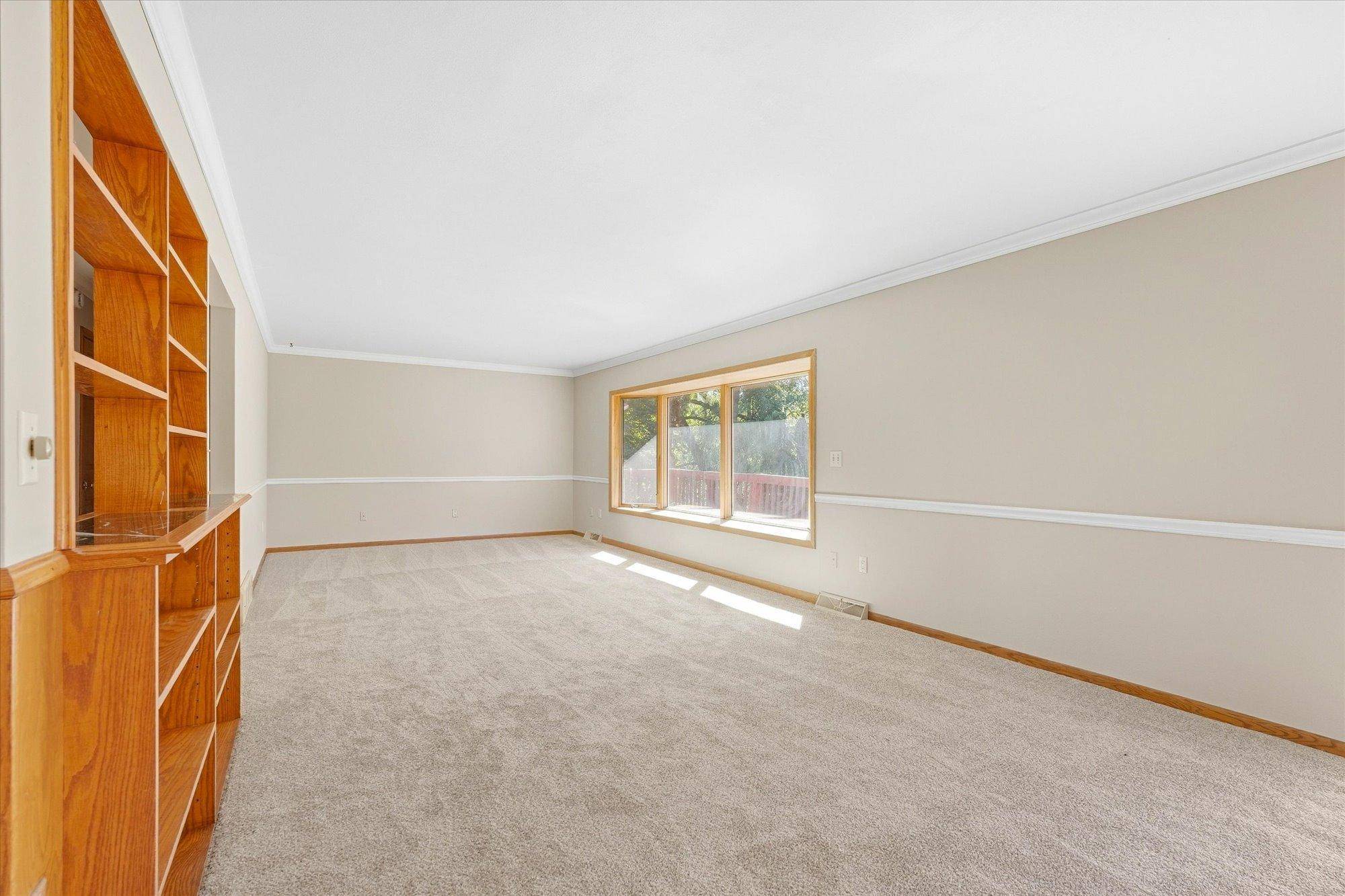 34 5th ST NW, Melrose, MN 56352