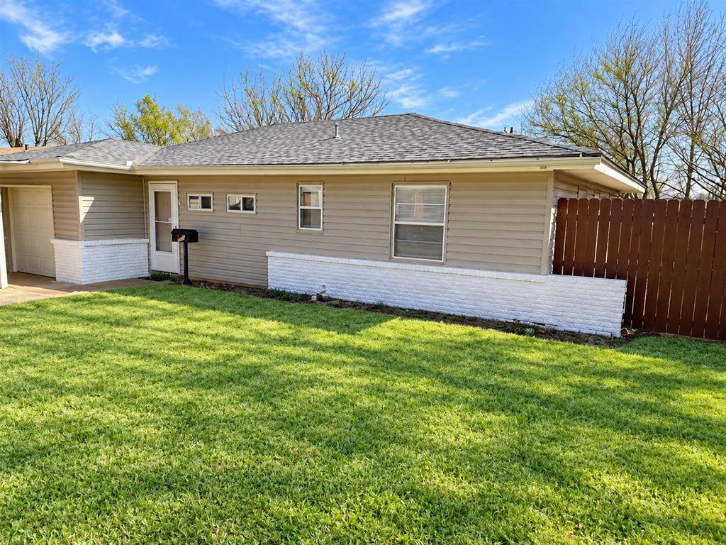 329 S 24th ST, Clinton, OK 73601