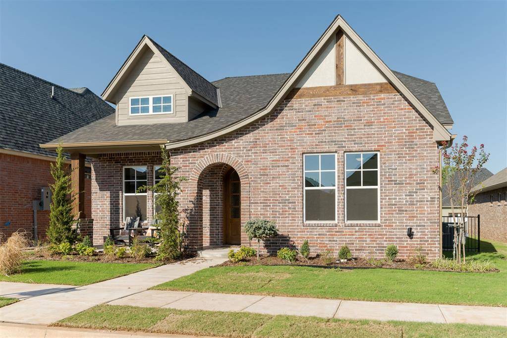 1917 Parkwood AVE, Edmond, OK 73034