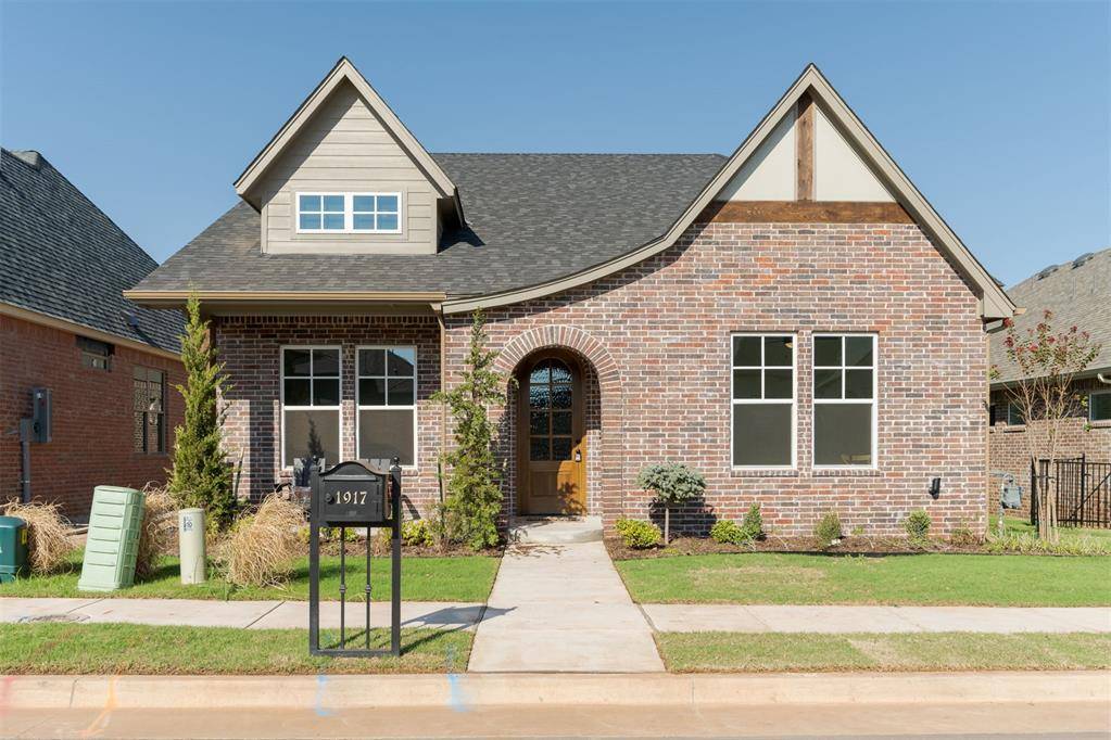 1917 Parkwood AVE, Edmond, OK 73034