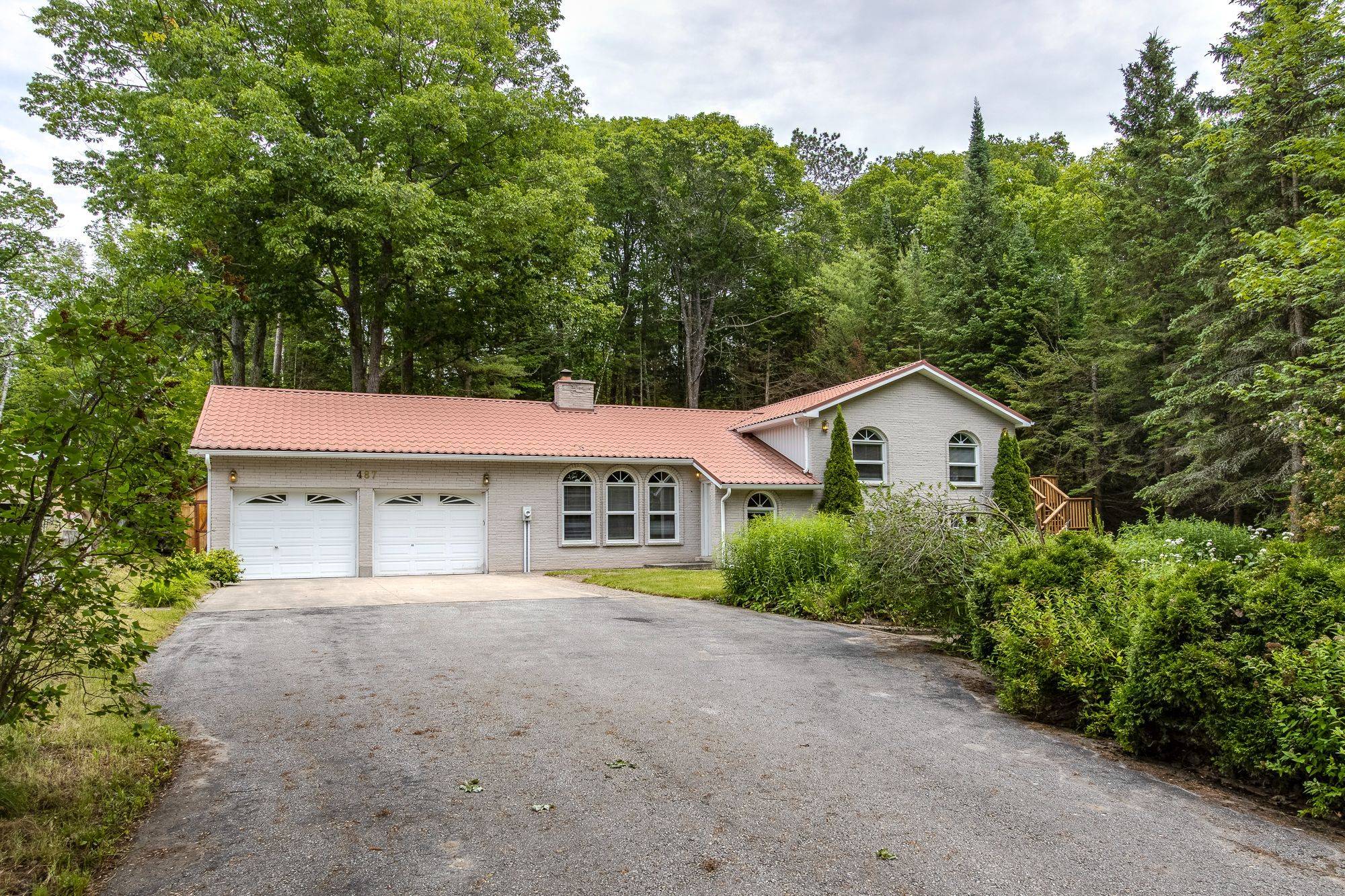 487 Tiny Beaches RD S, Tiny, ON L0L 2T0