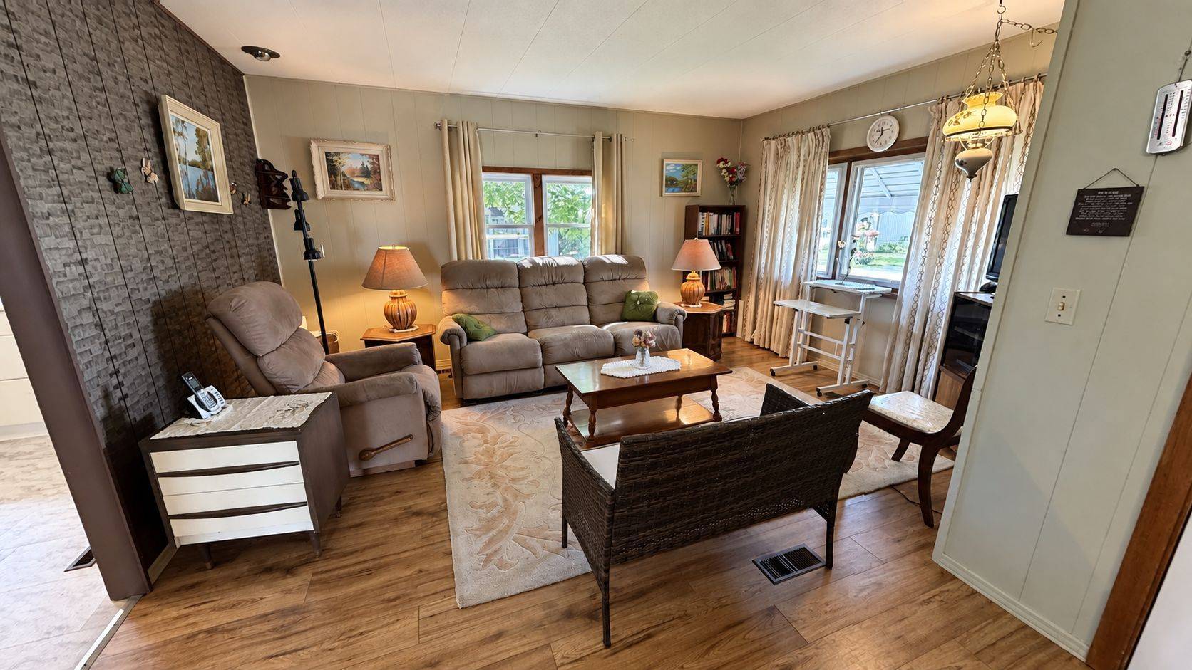 83 Cameron DR, Oro-medonte, ON L0L 1T0
