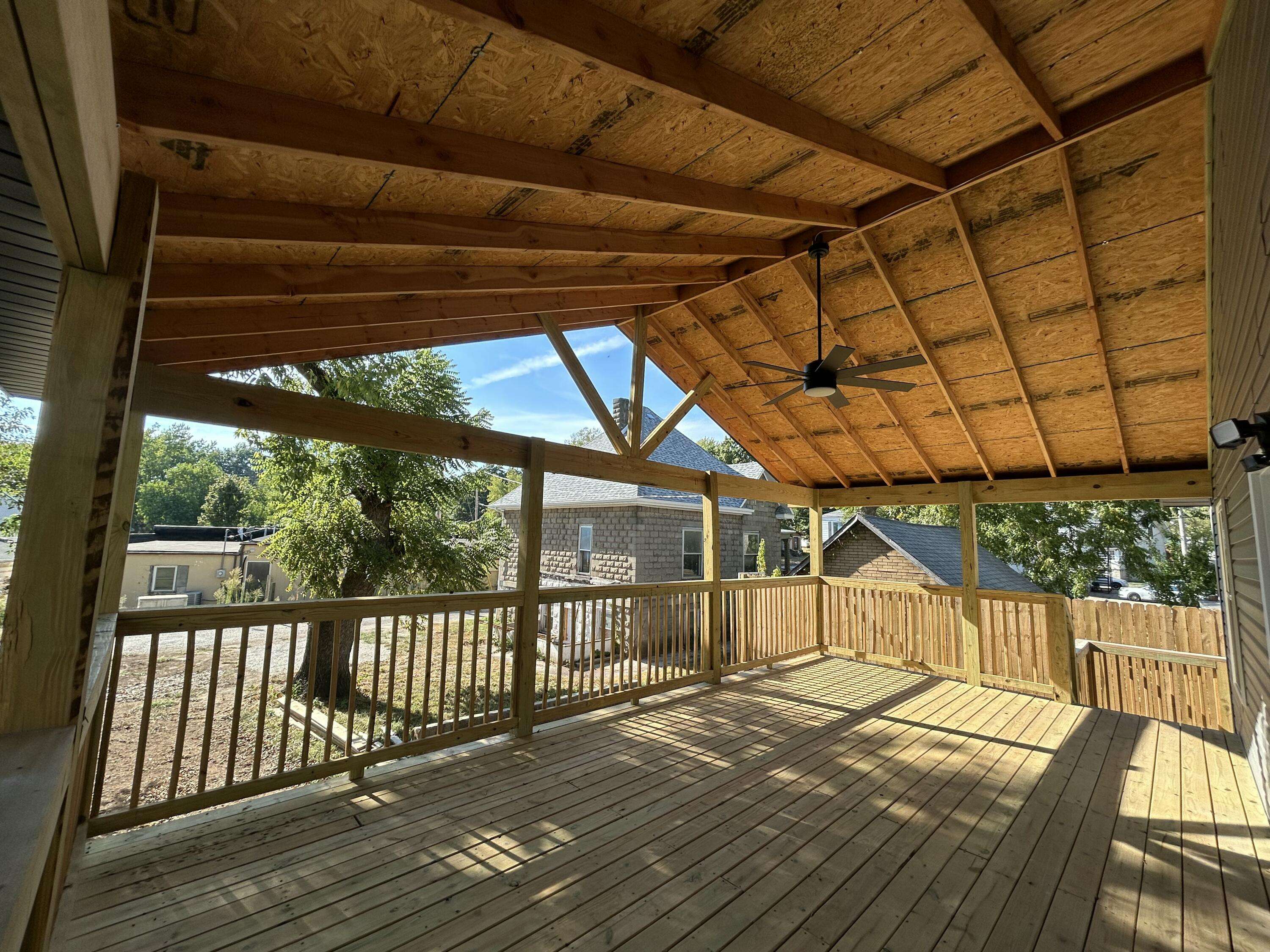 408 2nd ST, Monett, MO 65708