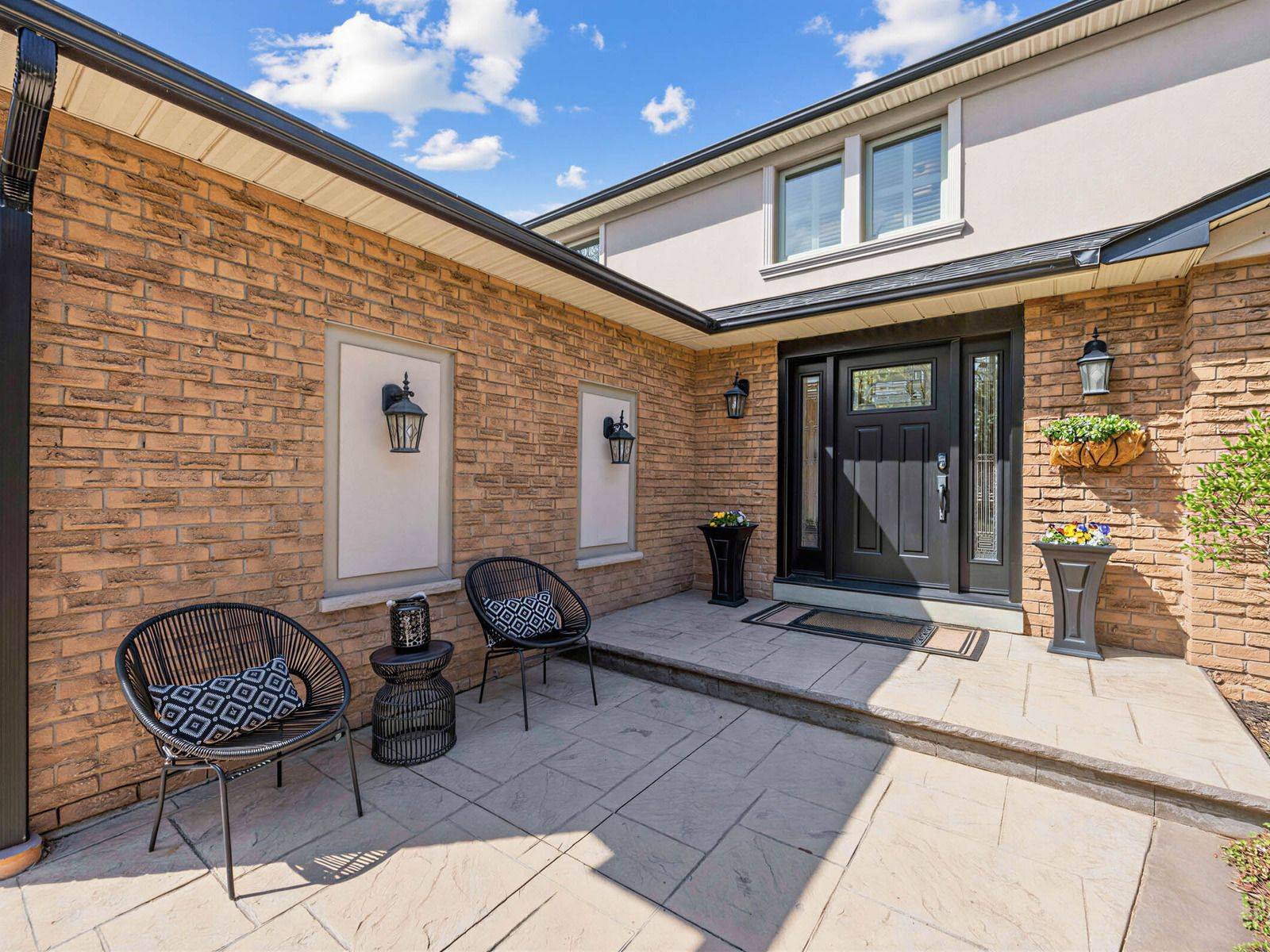 358 Kingsway PL, Milton, ON L9T 4C8