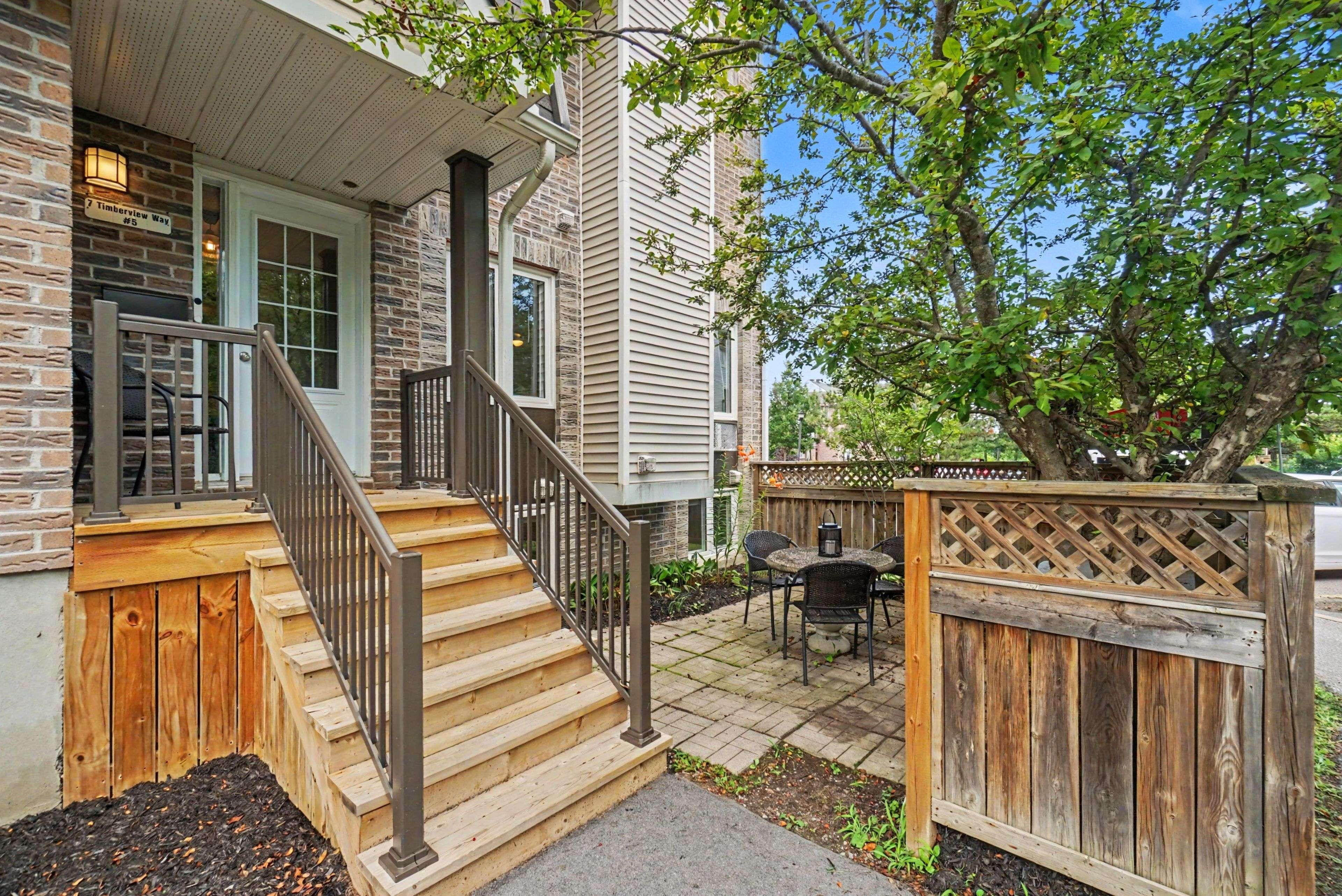 7 Timberview WAY #5, Bells Corners And South To Fallowfield, ON K2H 9M5