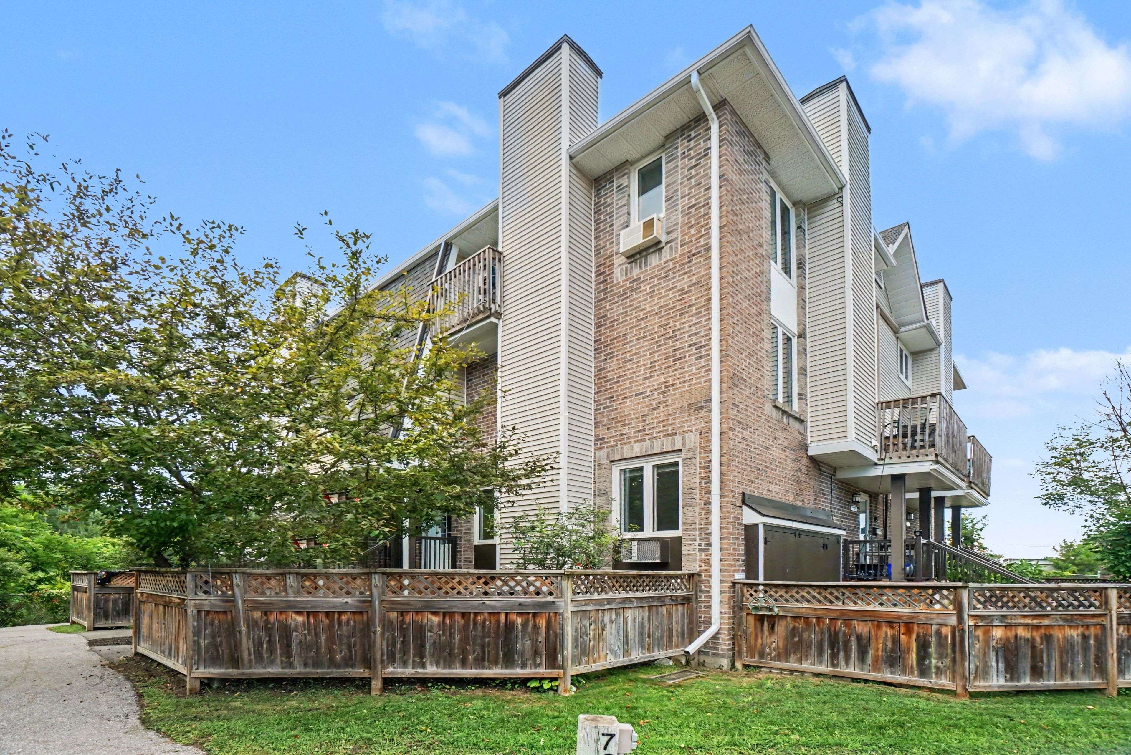7 Timberview WAY #5, Bells Corners And South To Fallowfield, ON K2H 9M5