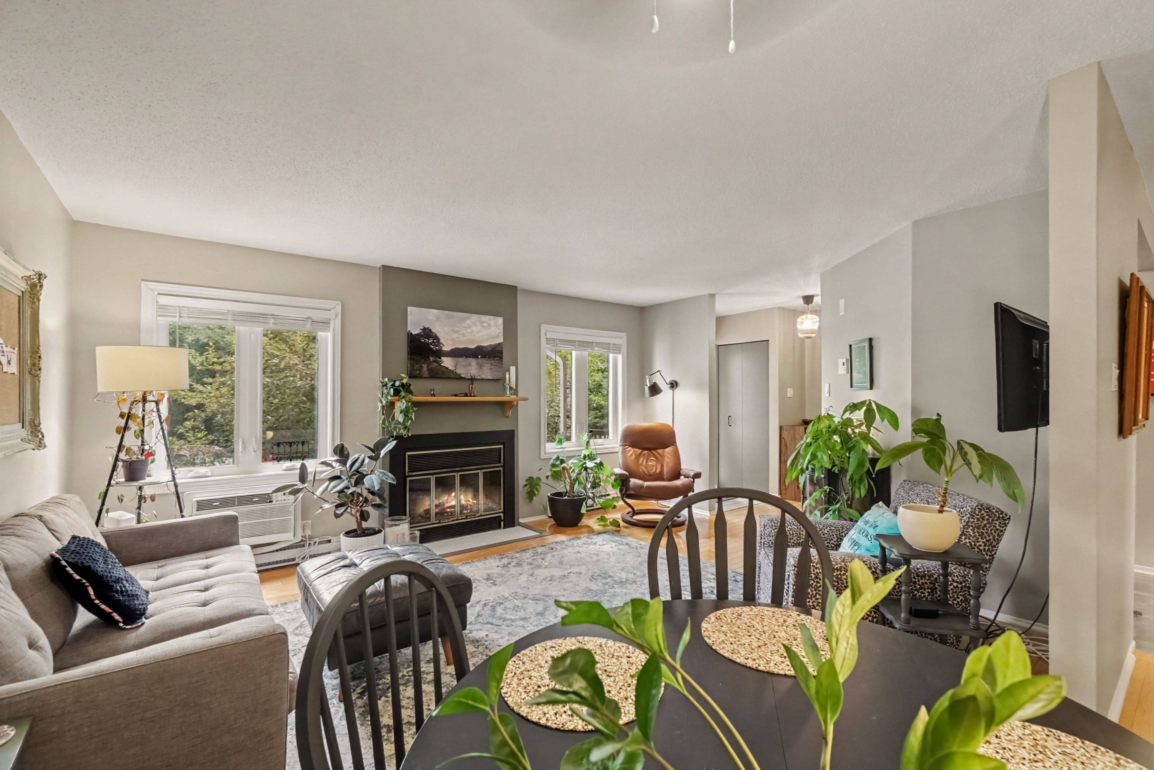 7 Timberview WAY #5, Bells Corners And South To Fallowfield, ON K2H 9M5