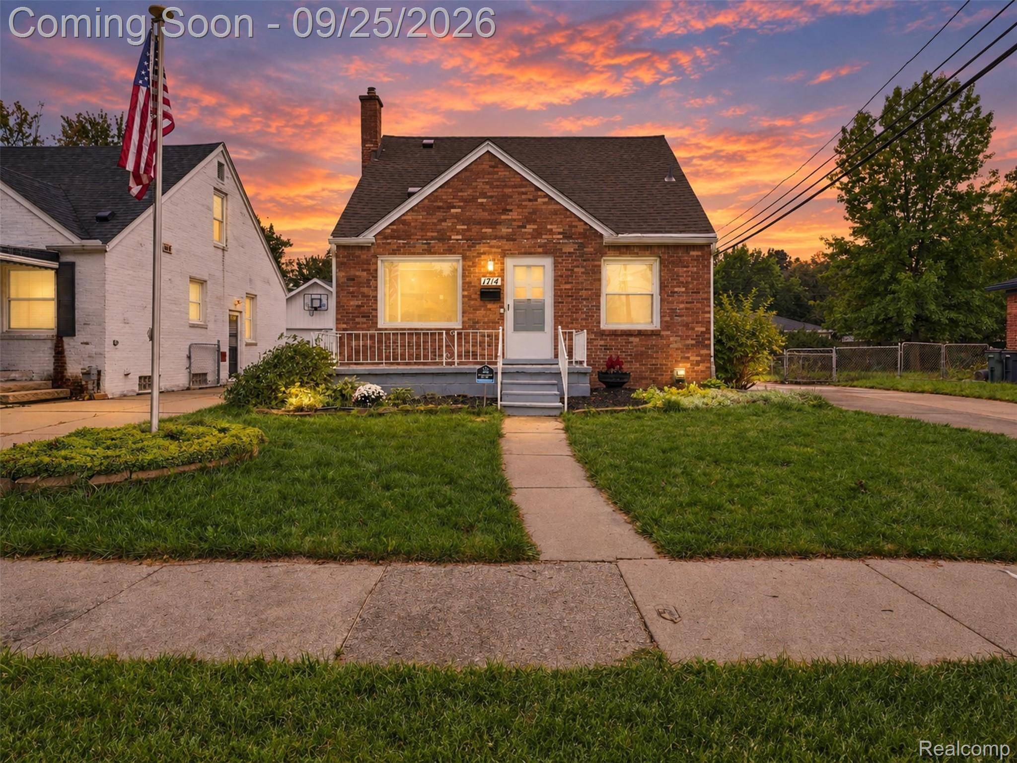 1714 Harwood AVE, Royal Oak, MI 48067