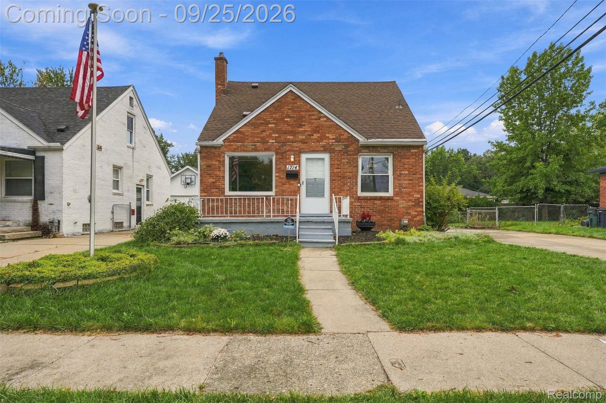 1714 Harwood AVE, Royal Oak, MI 48067