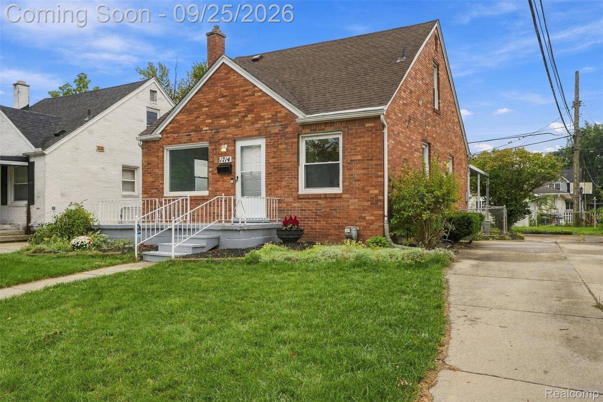 1714 Harwood AVE, Royal Oak, MI 48067