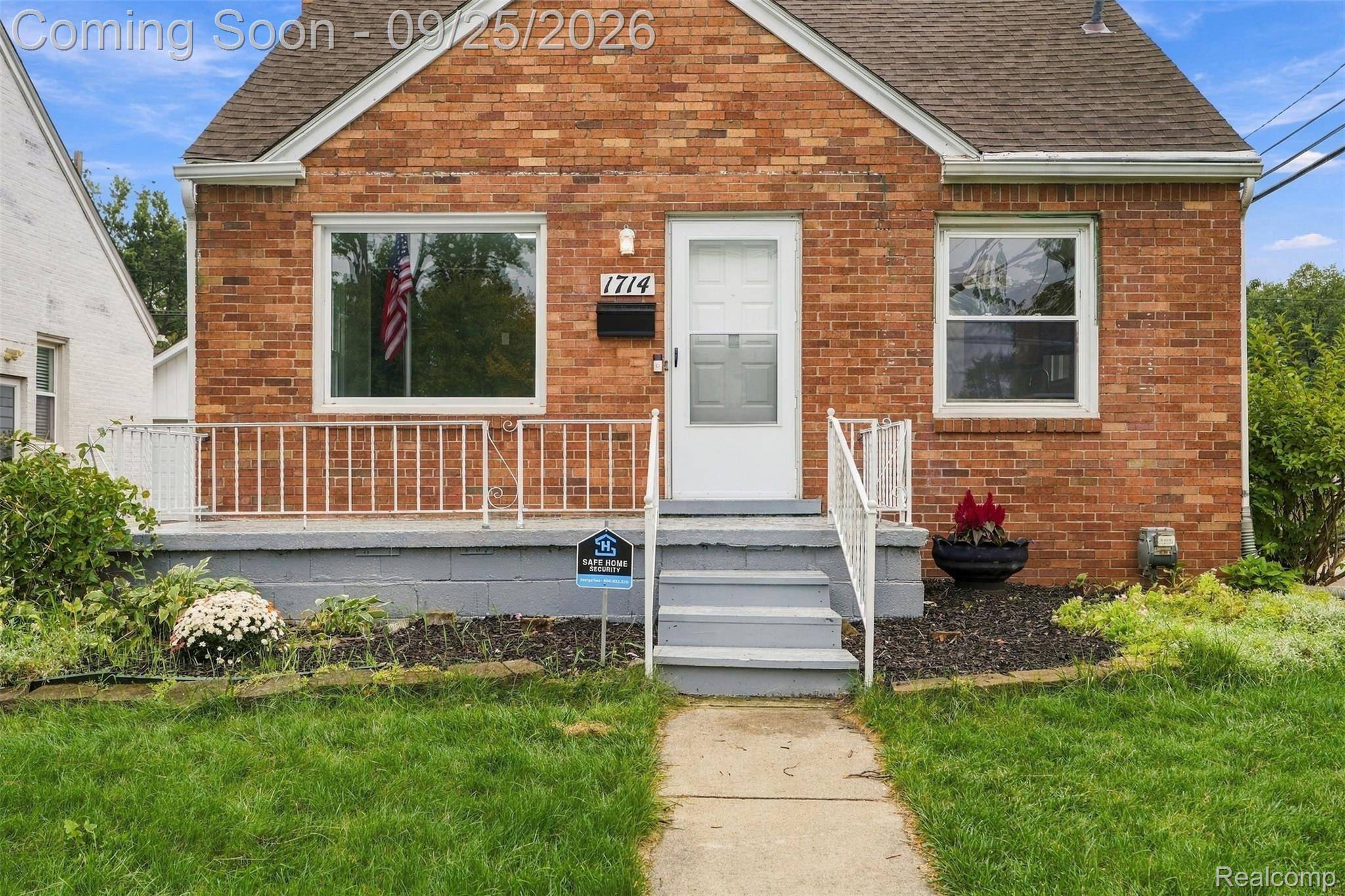 1714 Harwood AVE, Royal Oak, MI 48067