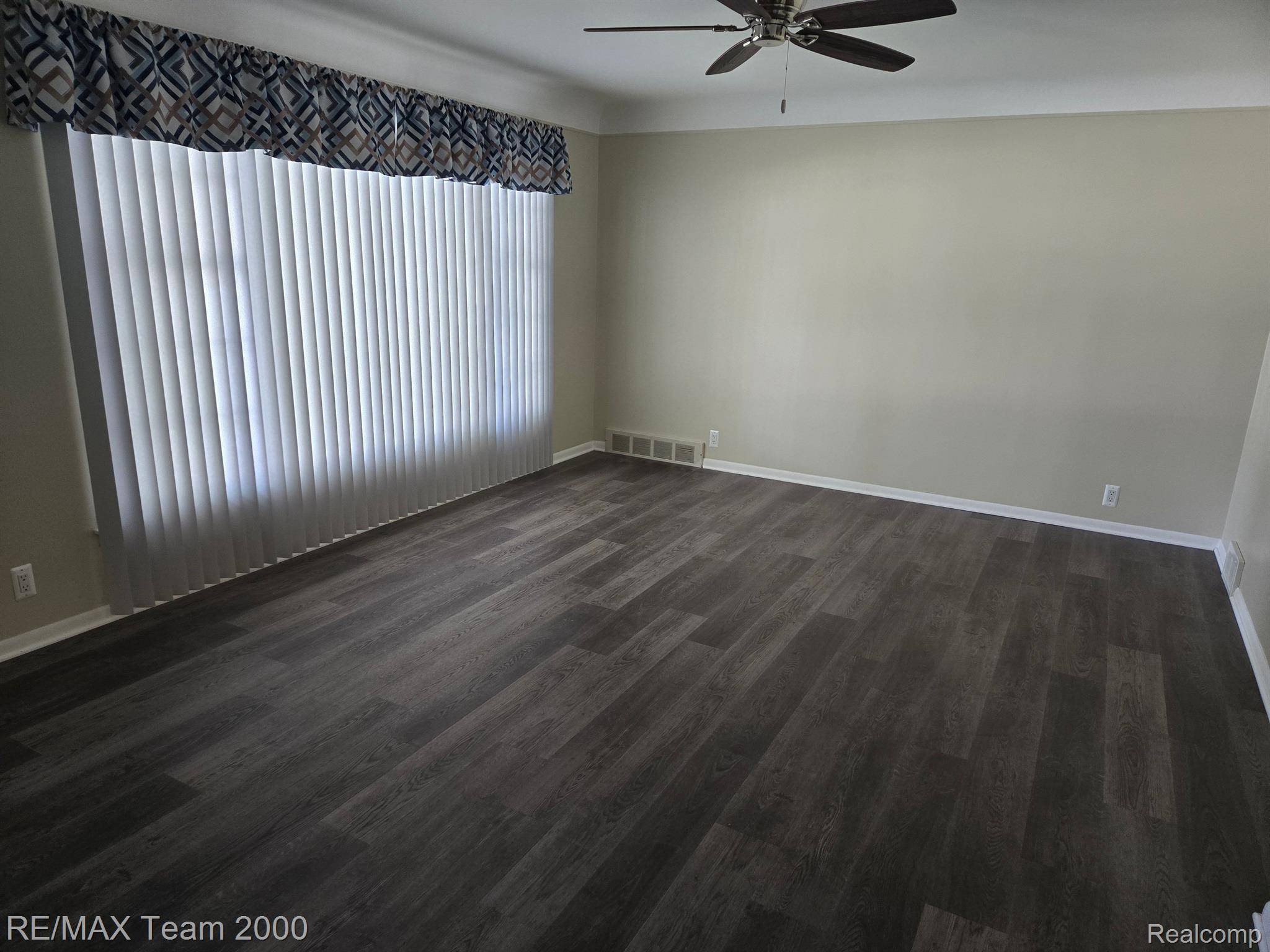 4515 MONROE ST, Dearborn Heights, MI 48125