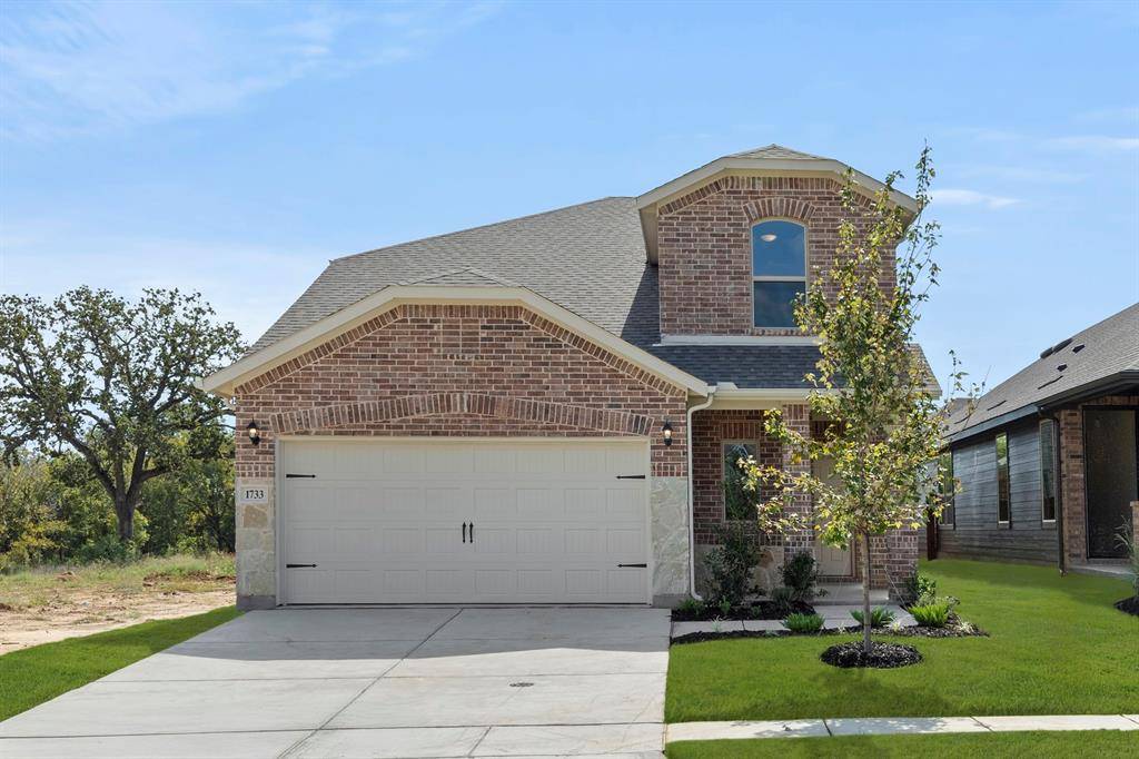 1733 Meadow Crest Drive, Aubrey, TX 76227